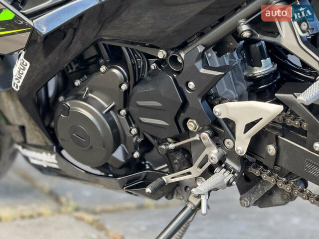 Зеленый Кавасаки Ninja 400, объемом двигателя 0.4 л и пробегом 2 тыс. км за 5500 $, фото 12 на Automoto.ua