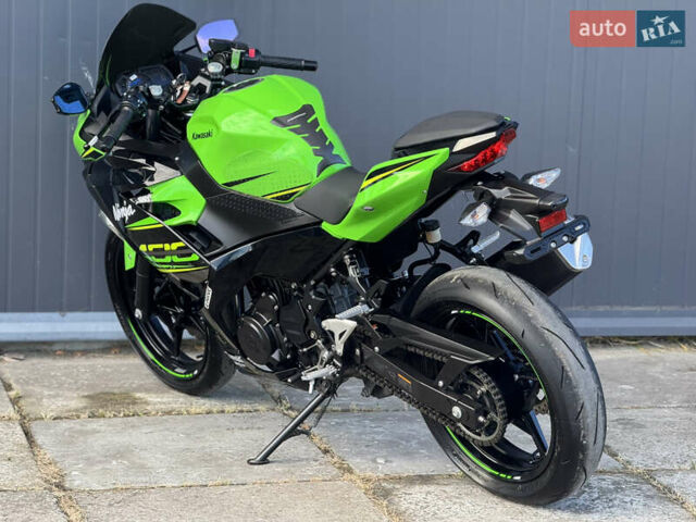 Зеленый Кавасаки Ninja 400, объемом двигателя 0.4 л и пробегом 2 тыс. км за 5500 $, фото 5 на Automoto.ua