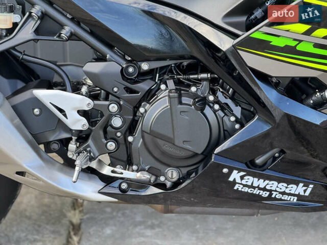 Зеленый Кавасаки Ninja 400, объемом двигателя 0.4 л и пробегом 2 тыс. км за 5500 $, фото 6 на Automoto.ua