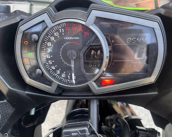 Зелений Кавасакі Ninja 400, об'ємом двигуна 0.4 л та пробігом 8 тис. км за 5800 $, фото 5 на Automoto.ua