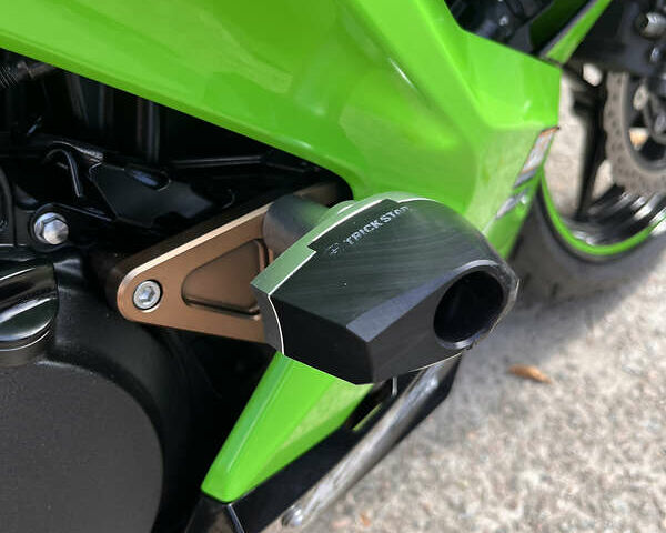 Зелений Кавасакі Ninja 400, об'ємом двигуна 0.4 л та пробігом 8 тис. км за 5800 $, фото 13 на Automoto.ua