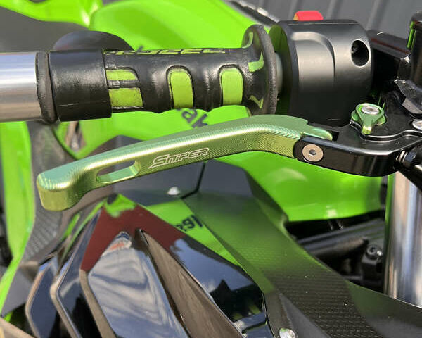 Зелений Кавасакі Ninja 400, об'ємом двигуна 0.4 л та пробігом 8 тис. км за 5800 $, фото 9 на Automoto.ua