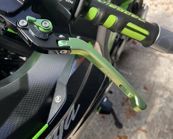 Зелений Кавасакі Ninja 400, об'ємом двигуна 0.4 л та пробігом 8 тис. км за 5800 $, фото 8 на Automoto.ua