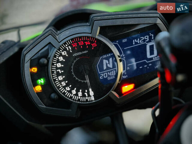 Зелений Кавасакі Ninja 400, об'ємом двигуна 0.4 л та пробігом 14 тис. км за 5600 $, фото 12 на Automoto.ua