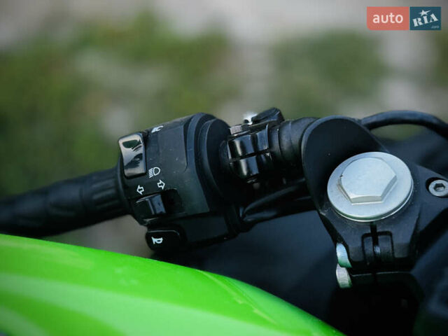 Зелений Кавасакі Ninja 400, об'ємом двигуна 0.4 л та пробігом 14 тис. км за 5600 $, фото 19 на Automoto.ua