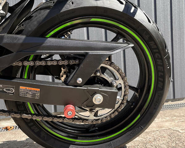 Зелений Кавасакі Ninja 400, об'ємом двигуна 0.4 л та пробігом 8 тис. км за 5800 $, фото 18 на Automoto.ua