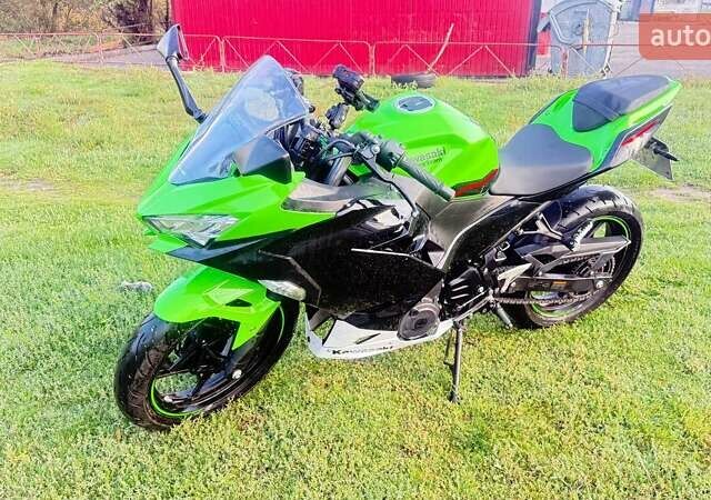 Зеленый Кавасаки Ninja 400, объемом двигателя 0.4 л и пробегом 17 тыс. км за 5300 $, фото 3 на Automoto.ua