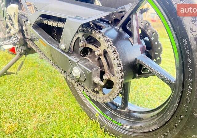 Зеленый Кавасаки Ninja 400, объемом двигателя 0.4 л и пробегом 17 тыс. км за 5300 $, фото 7 на Automoto.ua