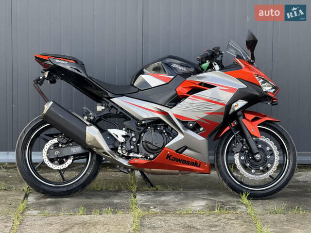 Оранжевый Кавасаки Ninja 400, объемом двигателя 0.4 л и пробегом 25 тыс. км за 5100 $, фото 2 на Automoto.ua
