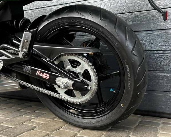 Зеленый Кавасаки Ninja 400R, объемом двигателя 0.4 л и пробегом 20 тыс. км за 3900 $, фото 8 на Automoto.ua