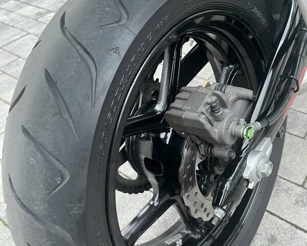 Зеленый Кавасаки Ninja 400R, объемом двигателя 0.4 л и пробегом 15 тыс. км за 4000 $, фото 7 на Automoto.ua