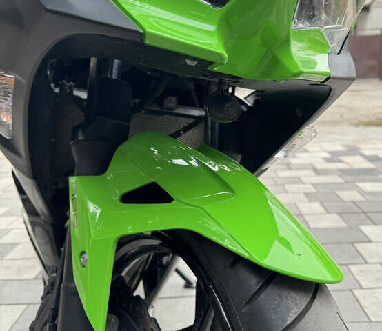 Зеленый Кавасаки Ninja 400R, объемом двигателя 0.4 л и пробегом 29 тыс. км за 5300 $, фото 13 на Automoto.ua