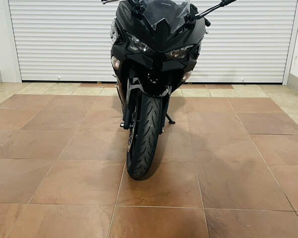 Черный Кавасаки Ninja 500, объемом двигателя 0.5 л и пробегом 5 тыс. км за 7500 $, фото 4 на Automoto.ua