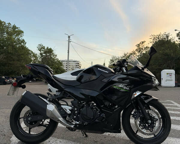Черный Кавасаки Ninja 500, объемом двигателя 0.5 л и пробегом 4 тыс. км за 7200 $, фото 5 на Automoto.ua