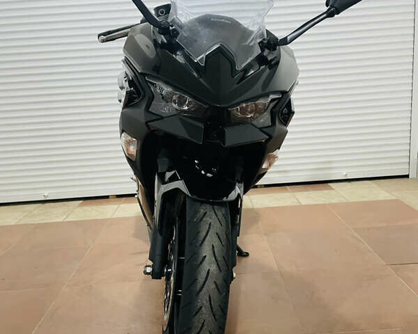 Черный Кавасаки Ninja 500, объемом двигателя 0.5 л и пробегом 5 тыс. км за 7500 $, фото 5 на Automoto.ua