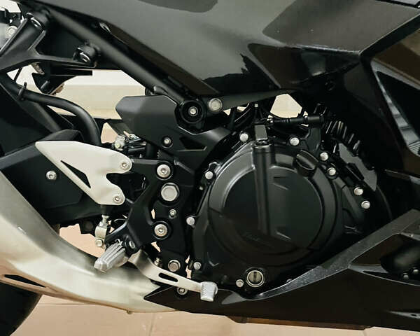 Черный Кавасаки Ninja 500, объемом двигателя 0.5 л и пробегом 5 тыс. км за 7500 $, фото 21 на Automoto.ua
