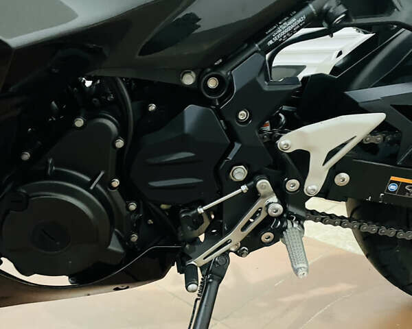 Черный Кавасаки Ninja 500, объемом двигателя 0.5 л и пробегом 5 тыс. км за 7500 $, фото 30 на Automoto.ua