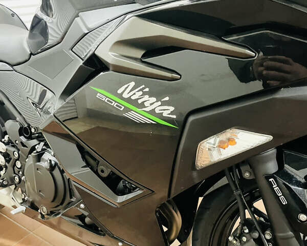 Черный Кавасаки Ninja 500, объемом двигателя 0.5 л и пробегом 5 тыс. км за 7500 $, фото 2 на Automoto.ua