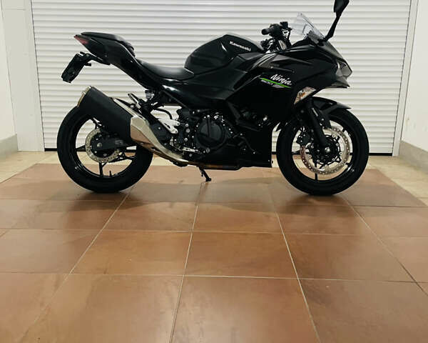 Черный Кавасаки Ninja 500, объемом двигателя 0.5 л и пробегом 5 тыс. км за 7500 $, фото 7 на Automoto.ua