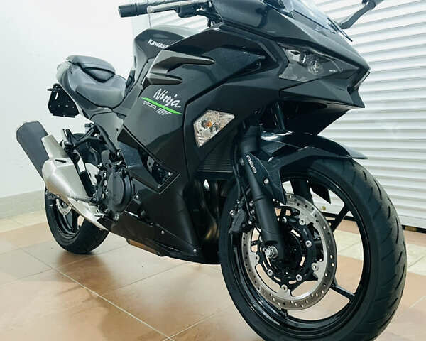 Черный Кавасаки Ninja 500, объемом двигателя 0.5 л и пробегом 5 тыс. км за 7500 $, фото 9 на Automoto.ua