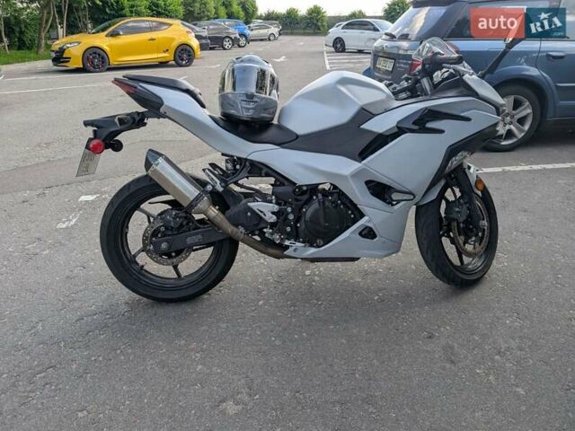 Серый Кавасаки Ninja 500, объемом двигателя 0.45 л и пробегом 4 тыс. км за 7250 $, фото 3 на Automoto.ua