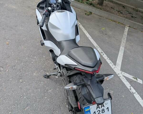 Серый Кавасаки Ninja 500, объемом двигателя 0.45 л и пробегом 4 тыс. км за 7250 $, фото 8 на Automoto.ua