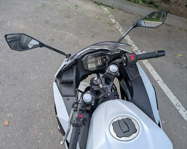 Серый Кавасаки Ninja 500, объемом двигателя 0.45 л и пробегом 4 тыс. км за 7250 $, фото 9 на Automoto.ua