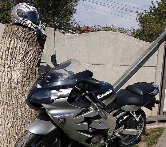 Серый Кавасаки Ninja 600 ZX-6R, объемом двигателя 0.6 л и пробегом 42 тыс. км за 3600 $, фото 3 на Automoto.ua