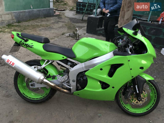 Зеленый Кавасаки Ninja 600 ZX-6R, объемом двигателя 0.6 л и пробегом 47 тыс. км за 2600 $, фото 1 на Automoto.ua