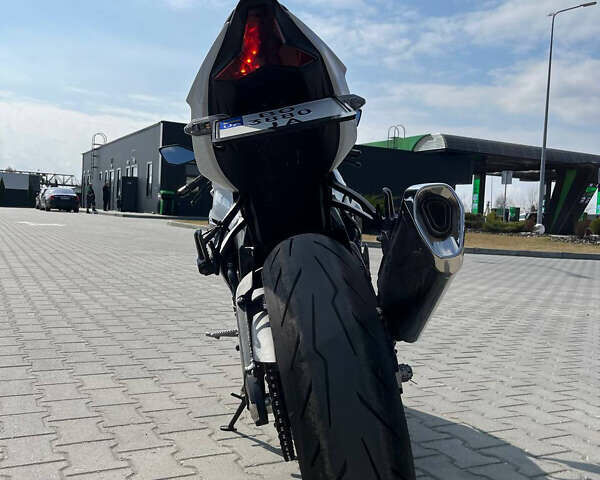 Білий Кавасакі Ninja 636 ZX-6R, об'ємом двигуна 0.65 л та пробігом 8 тис. км за 14500 $, фото 17 на Automoto.ua