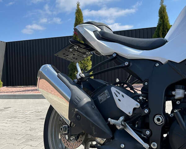 Білий Кавасакі Ninja 636 ZX-6R, об'ємом двигуна 0.65 л та пробігом 8 тис. км за 14500 $, фото 10 на Automoto.ua