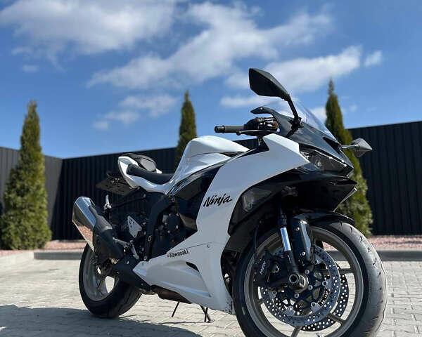 Білий Кавасакі Ninja 636 ZX-6R, об'ємом двигуна 0.65 л та пробігом 8 тис. км за 14500 $, фото 6 на Automoto.ua