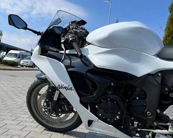 Білий Кавасакі Ninja 636 ZX-6R, об'ємом двигуна 0.65 л та пробігом 8 тис. км за 14500 $, фото 9 на Automoto.ua