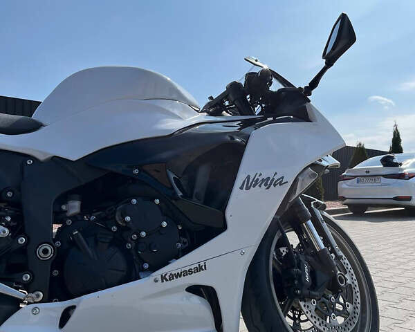 Білий Кавасакі Ninja 636 ZX-6R, об'ємом двигуна 0.65 л та пробігом 8 тис. км за 14500 $, фото 11 на Automoto.ua