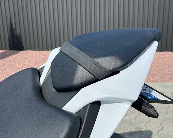 Білий Кавасакі Ninja 636 ZX-6R, об'ємом двигуна 0.65 л та пробігом 8 тис. км за 14500 $, фото 19 на Automoto.ua