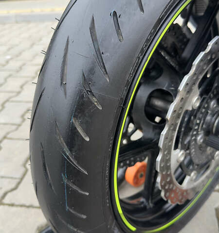 Черный Кавасаки Ninja 636 ZX-6R, объемом двигателя 0.6 л и пробегом 3 тыс. км за 12300 $, фото 31 на Automoto.ua