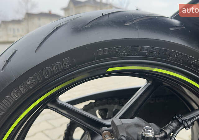 Черный Кавасаки Ninja 636 ZX-6R, объемом двигателя 0.6 л и пробегом 3 тыс. км за 12300 $, фото 27 на Automoto.ua