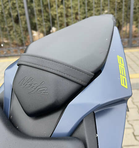 Черный Кавасаки Ninja 636 ZX-6R, объемом двигателя 0.6 л и пробегом 3 тыс. км за 12300 $, фото 23 на Automoto.ua