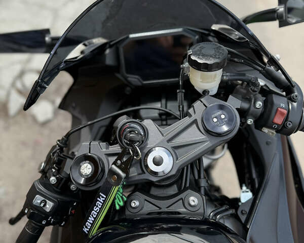 Черный Кавасаки Ninja 636 ZX-6R, объемом двигателя 0 л и пробегом 2 тыс. км за 18000 $, фото 2 на Automoto.ua