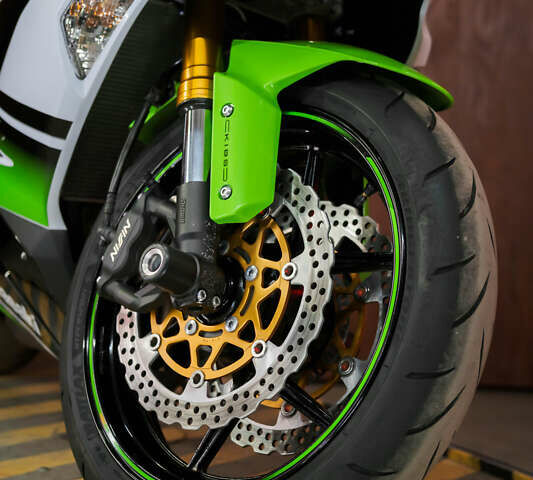 Кавасаки Ninja 636 ZX-6R, объемом двигателя 0.63 л и пробегом 28 тыс. км за 11500 $, фото 12 на Automoto.ua