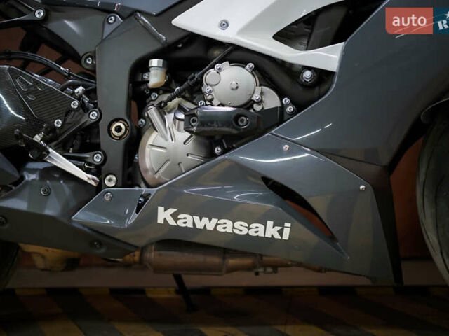 Кавасаки Ninja 636 ZX-6R, объемом двигателя 0.63 л и пробегом 19 тыс. км за 13000 $, фото 11 на Automoto.ua
