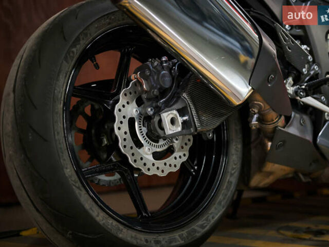 Кавасаки Ninja 636 ZX-6R, объемом двигателя 0.63 л и пробегом 19 тыс. км за 13000 $, фото 17 на Automoto.ua