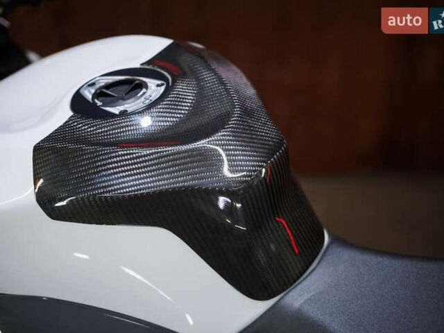 Кавасаки Ninja 636 ZX-6R, объемом двигателя 0.63 л и пробегом 19 тыс. км за 13000 $, фото 9 на Automoto.ua