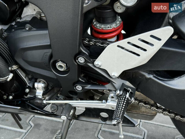 Зеленый Кавасаки Ninja 636 ZX-6R, объемом двигателя 0.64 л и пробегом 12 тыс. км за 10300 $, фото 25 на Automoto.ua