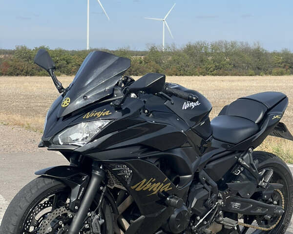 Черный Кавасаки Ninja 650R, объемом двигателя 0.65 л и пробегом 30 тыс. км за 6100 $, фото 4 на Automoto.ua