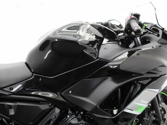 Черный Кавасаки Ninja 650R, объемом двигателя 0.65 л и пробегом 23 тыс. км за 6900 $, фото 17 на Automoto.ua