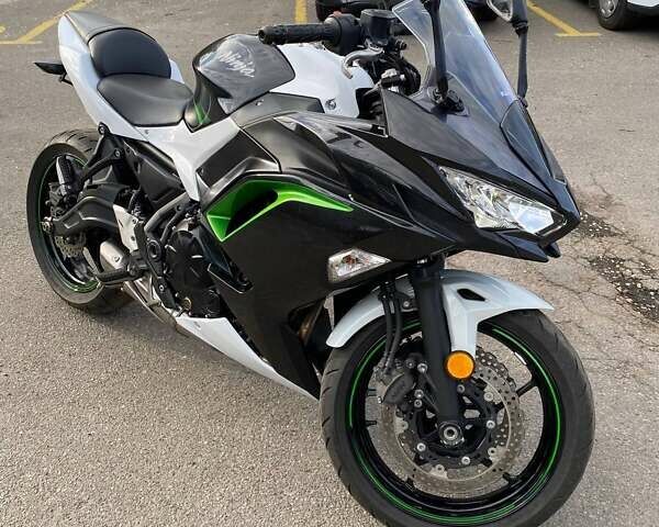 Кавасаки Ninja 650R, объемом двигателя 0.65 л и пробегом 27 тыс. км за 7900 $, фото 1 на Automoto.ua