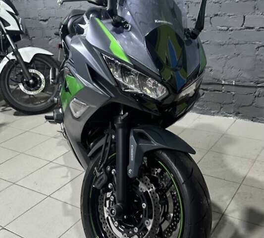 Серый Кавасаки Ninja 650R, объемом двигателя 0.65 л и пробегом 3 тыс. км за 8800 $, фото 1 на Automoto.ua