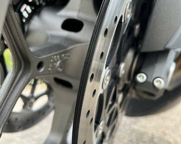 Черный Кавасаки Ninja ZX-14R, объемом двигателя 1.4 л и пробегом 5 тыс. км за 16500 $, фото 14 на Automoto.ua