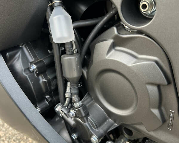 Черный Кавасаки Ninja ZX-14R, объемом двигателя 1.4 л и пробегом 5 тыс. км за 16500 $, фото 11 на Automoto.ua